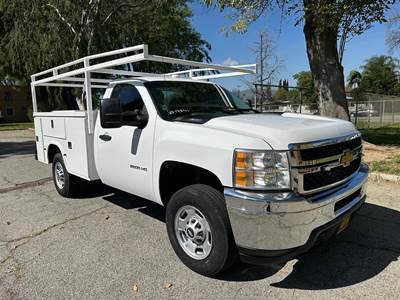 Chevrolet Silverado 2500 Mechanic / Service Truck - Automatic