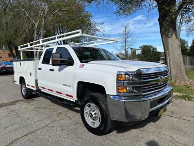 Chevrolet Silverado 2500HD Mechanic / Service Truck - 364HP, 6 Speed Automatic