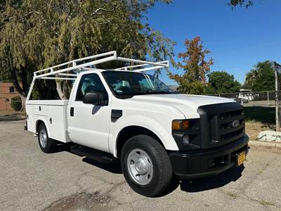 Ford F-250 Mechanic / Service Truck - 250HP, Automatic
