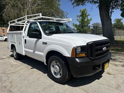 Ford F-250 Mechanic / Service Truck - 260HP