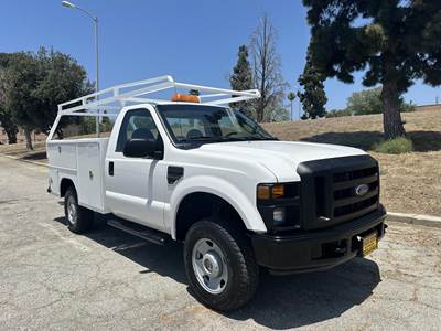 Ford F-250 Mechanic / Service Truck - 250HP, Automatic