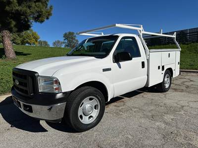 Ford F-350 Mechanic / Service Truck - 250HP