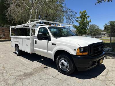 Ford F-350 Mechanic / Service Truck - 305HP, Automatic
