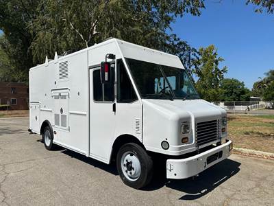 Freightliner MT45 Step Van - Automatic