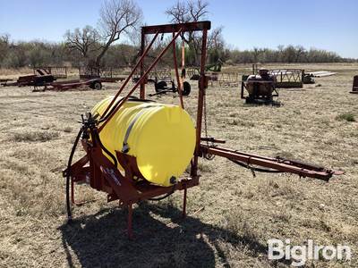 Demco 3-Pt Sprayer W/Booms