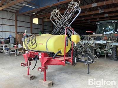 Demco RMLE Hydraulic X-Fold 3-Pt Sprayer