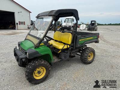 John Deere 825 Gator 4x4 UTV