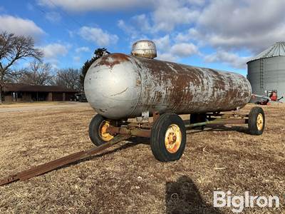 Eaton 1000-Gal Propane Tank On JD Running Gear