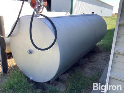 Gasboy 1,000-Gal Fuel Tank w/Pump
