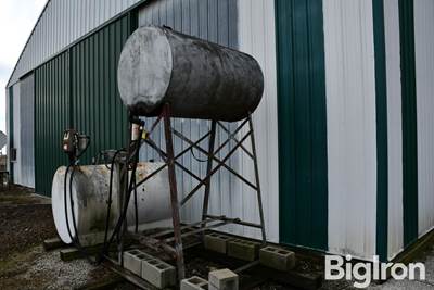 250 Gal Fuel Tank on Stand
