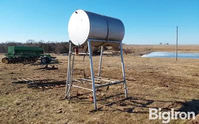 300-Gal Fuel Tank on Stand