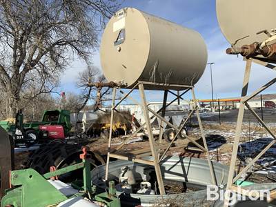 500-Gal Fuel Tank on Stand