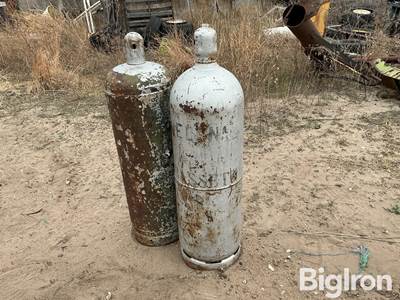 100 Lb Propane Tanks