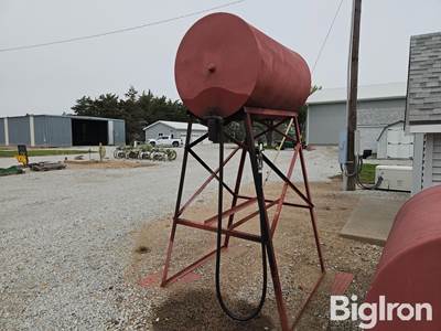 300-Gal Fuel Tank On Stand
