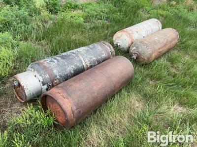 100 Lb Propane Tanks