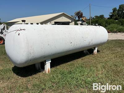 1000-Gal Split Tank/Dual Pump Fuel Tank