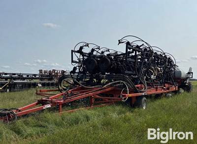Case ATX700 Air Seeder W/ADX3430 Cart
