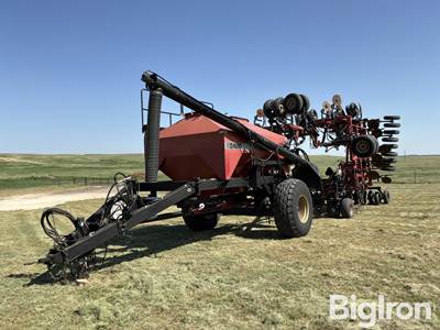 Case IH 2400 Air Seeder Cart w/4012-4R 5 Plex 40' Concord Hoe Drill