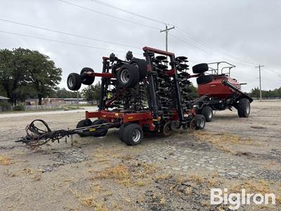 2012 Case IH Precision Disk 30 Air Seeder w/Case IH 2230 Precision Air Cart