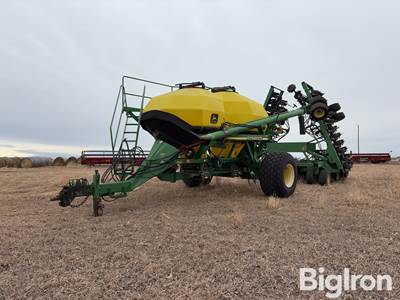 John Deere 1860/1900 TBT Air Seeder