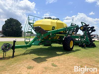 2014 John Deere 1890 40' No Till Air Drill w/1910T Air Cart