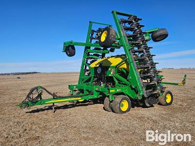 2008 John Deere 1990 CCS 40' Air Seeder w/Section Control