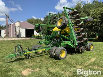 2007 John Deere 1990 30' Air Seeder