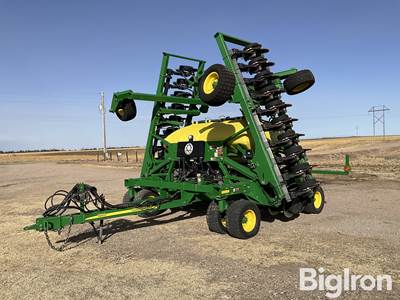 2016 John Deere 1990 CCS 40’ Air Seeder
