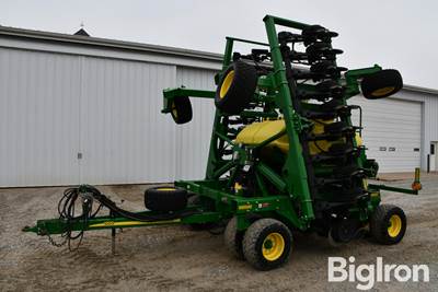 2015 John Deere 1990S CCS 35' Air Seeder