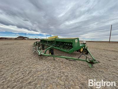 John Deere 9300 Hoe Box Drill