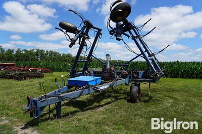 Blu-Jet Landwalker 40' 17 Shank Anhydrous Applicator