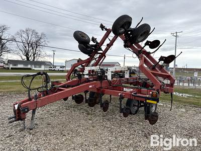 Case IH /DMI 5300 Nutri-Placer Anhydrous Applicator