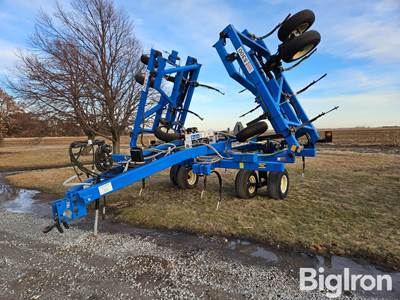 1998 DMI 5300 50' 20 Shank Nutri-Placer Applicator