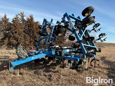 DMI Nutri-Placr 5300 Anhydrous Applicator