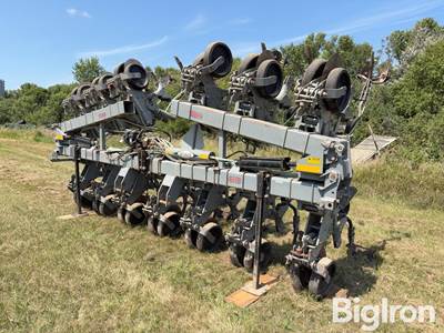 Hiniker 6000 12R30 Cultivator/Anhydrous Applicator