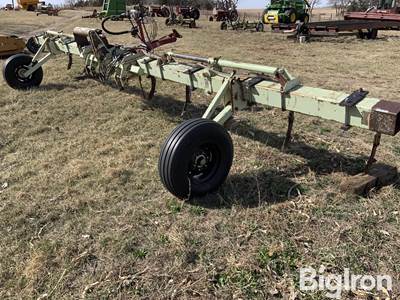 Orthman 9 Shank Anhydrous Applicator