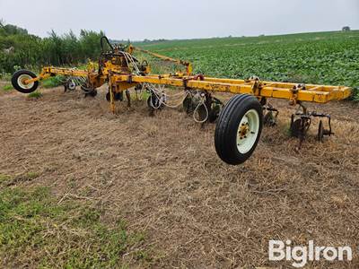11 Knife Anhydrous Applicator