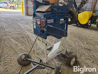 Almaco BT14E Belt Thresher