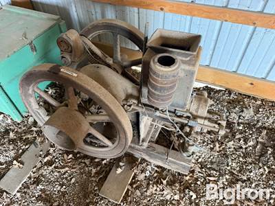 Dempster 2515 Engine
