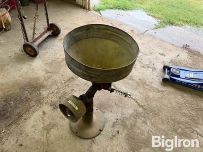 Dempster Antique feed roller