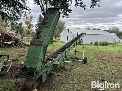 John Deere 350 Grain Elevator