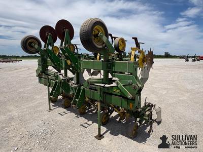 John Deere 845 3-Pt 8R30 Row Cultivator