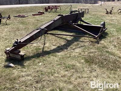 John Deere 930 Pull-Type Road Grader