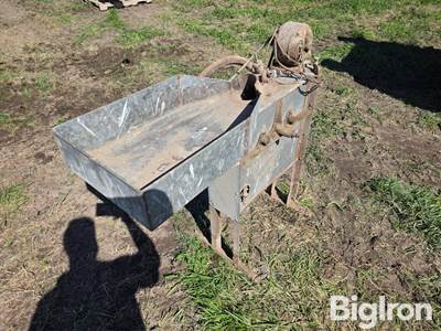 John Deere Corn Sheller