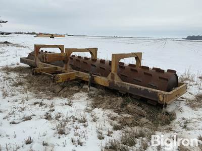 Nelson Cleated Roller