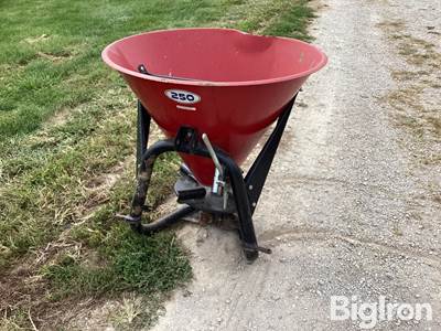 Farm Star 250 3-Pt Spreader