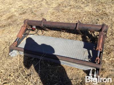 Rear Hydraulic Lift Gate