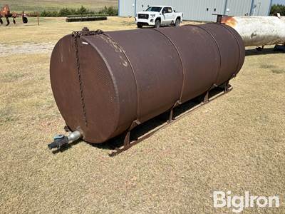 1000 gal water tank