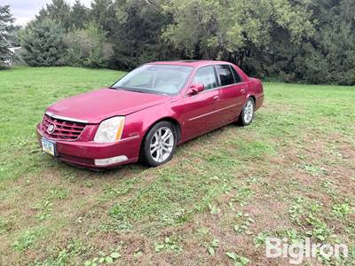 2008 Cadillac DTS Performance Sedan