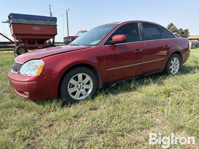 2005 Ford Five Hundred SEL 4-Door Sedan